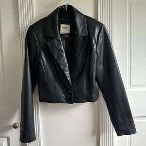 Abercrombie & Fitch Cropped Vegan Leather Blazer
